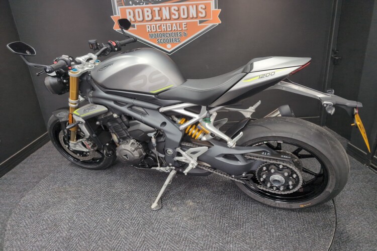 TRIUMPH SPEED TRIPLE 1200