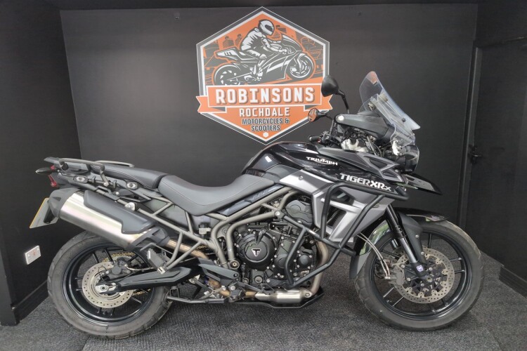 TRIUMPH TIGER 800