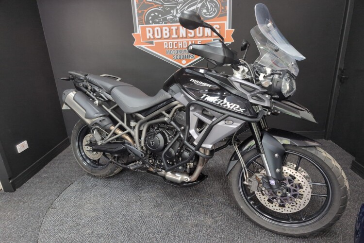 TRIUMPH TIGER 800