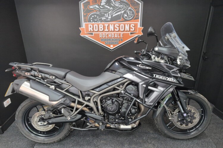 TRIUMPH TIGER 800