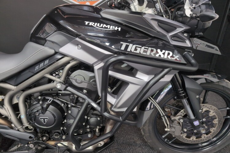 TRIUMPH TIGER 800