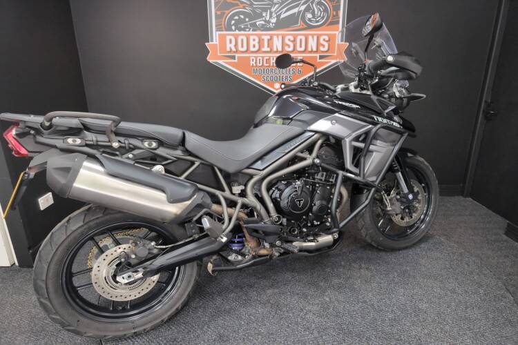 TRIUMPH TIGER 800