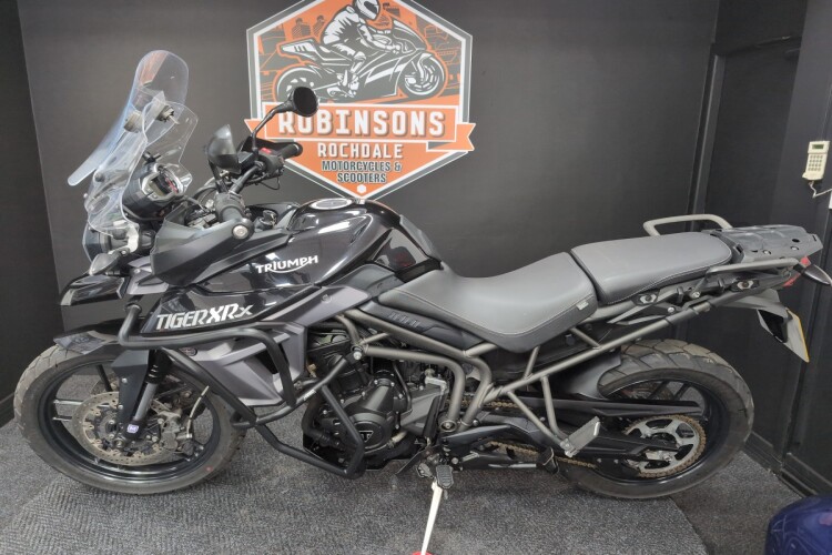 TRIUMPH TIGER 800
