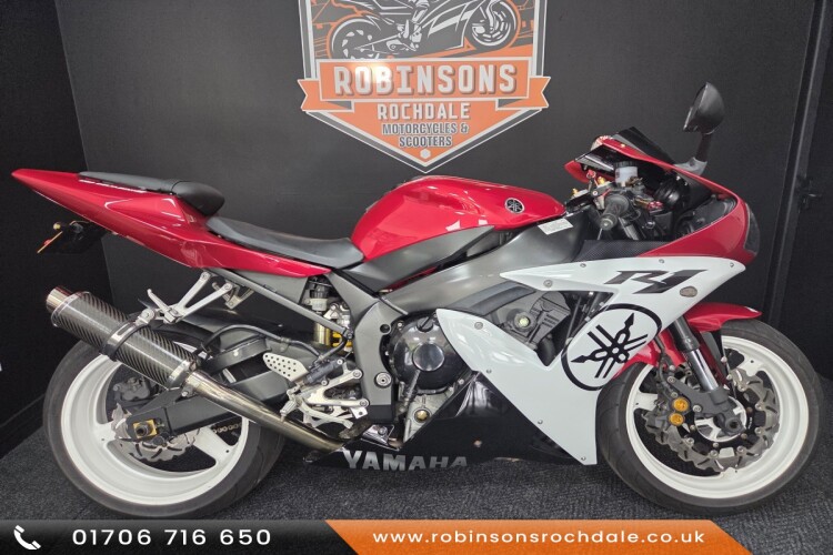 YAMAHA R1
