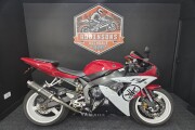 YAMAHA R1