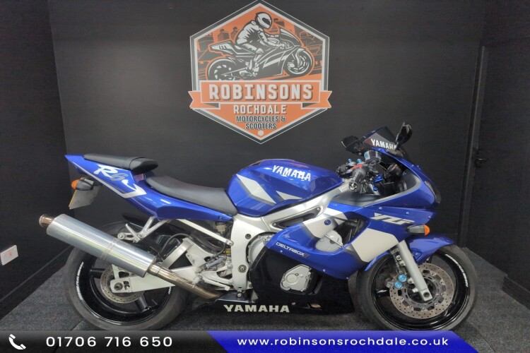 YAMAHA R6