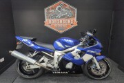 YAMAHA R6
