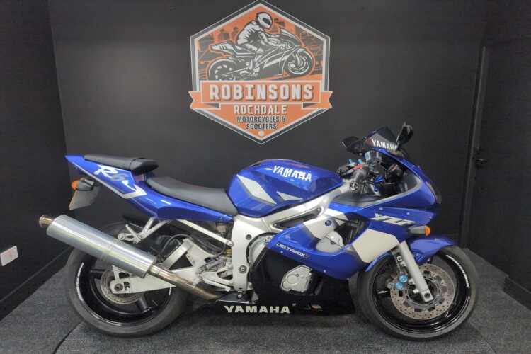 YAMAHA R6