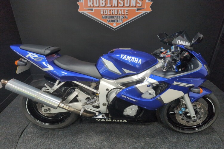 YAMAHA R6