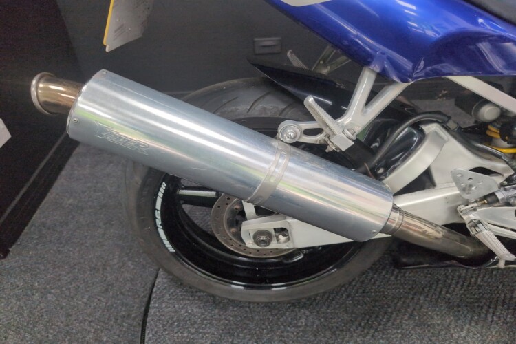 YAMAHA R6