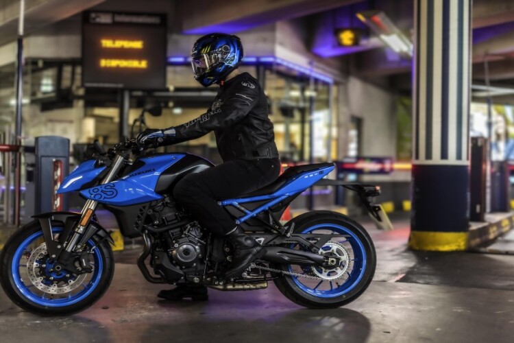 SUZUKI GSX-8S