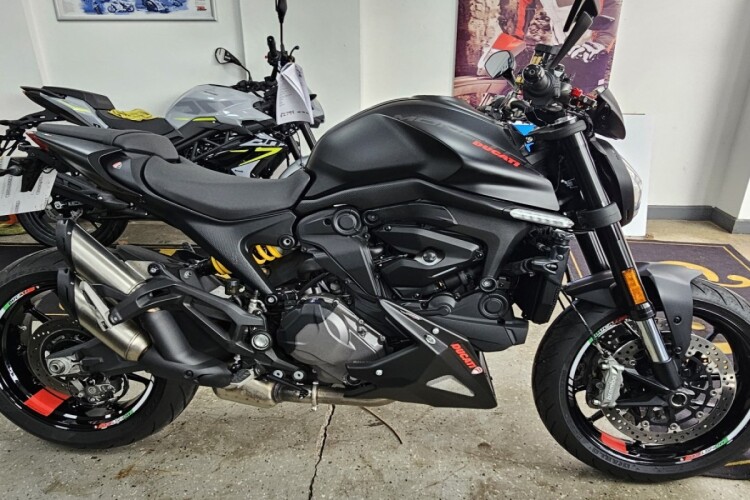 DUCATI MONSTER PLUS