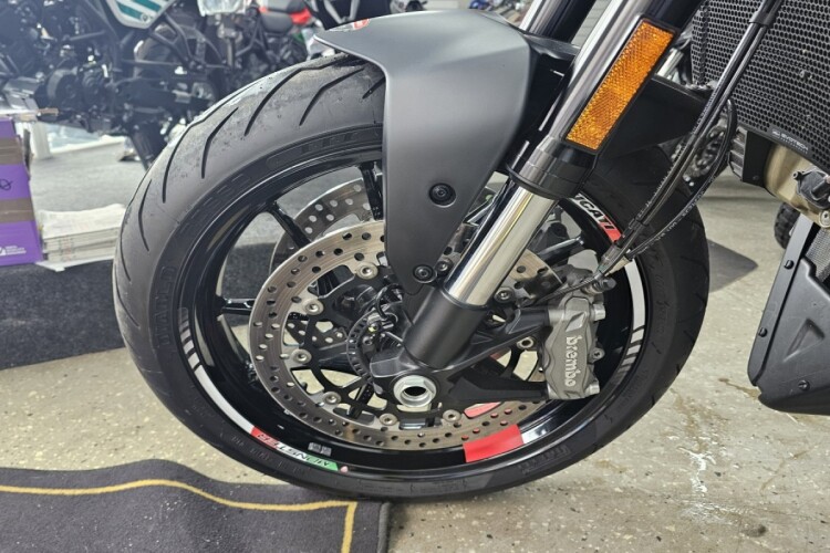 DUCATI MONSTER PLUS