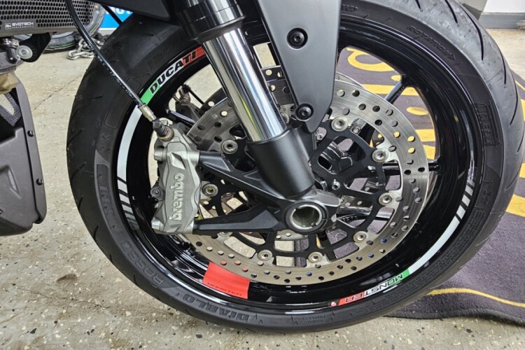 DUCATI MONSTER PLUS