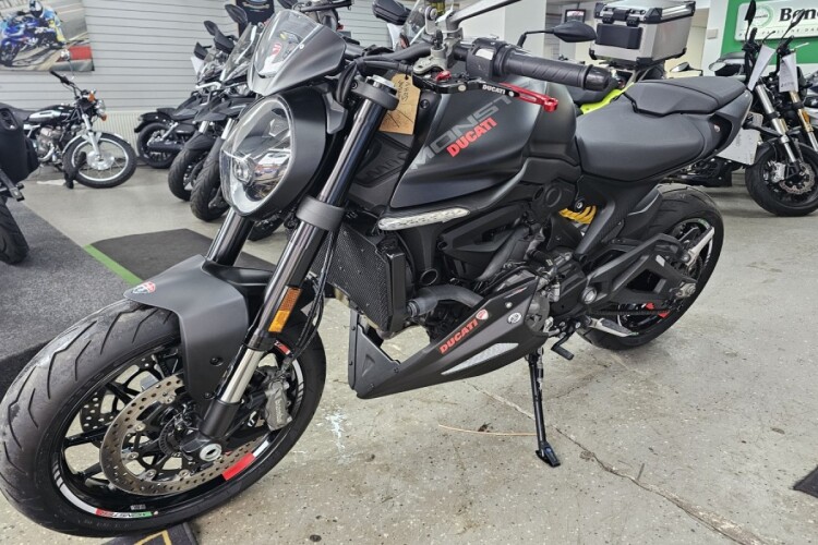 DUCATI MONSTER PLUS