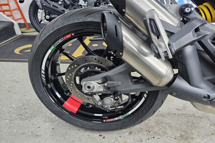 DUCATI MONSTER PLUS