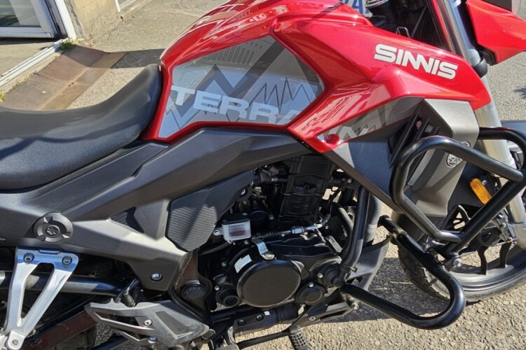 SINNIS TERRAIN 125