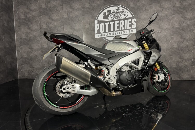 APRILIA TUONO 1100 V4