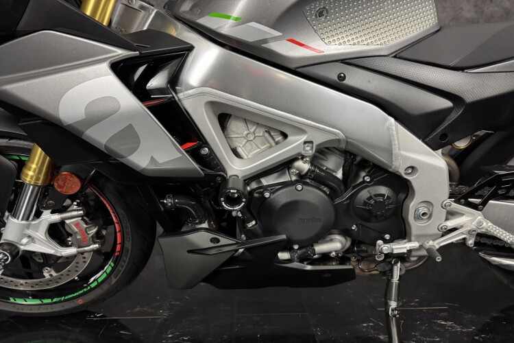 APRILIA TUONO 1100 V4