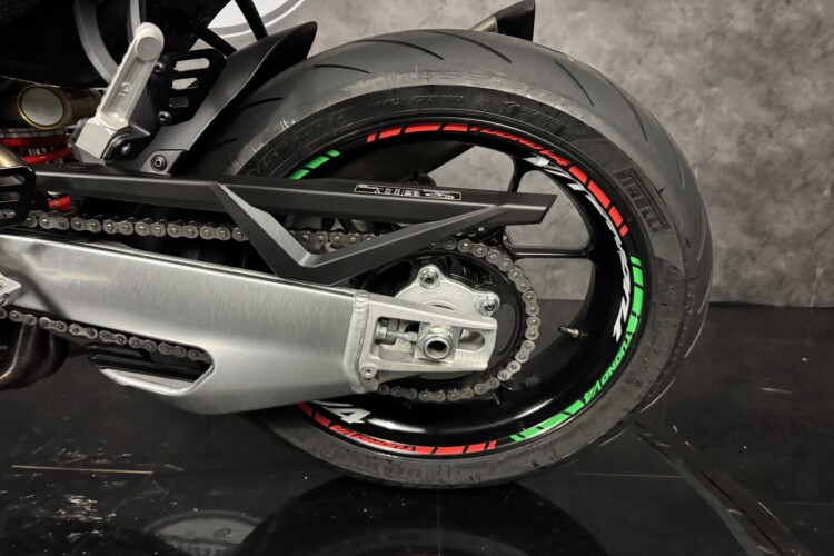 APRILIA TUONO 1100 V4