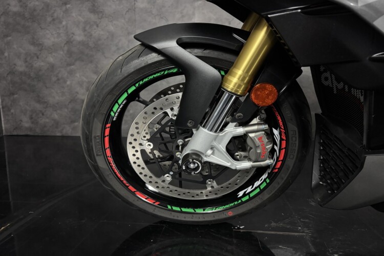 APRILIA TUONO 1100 V4