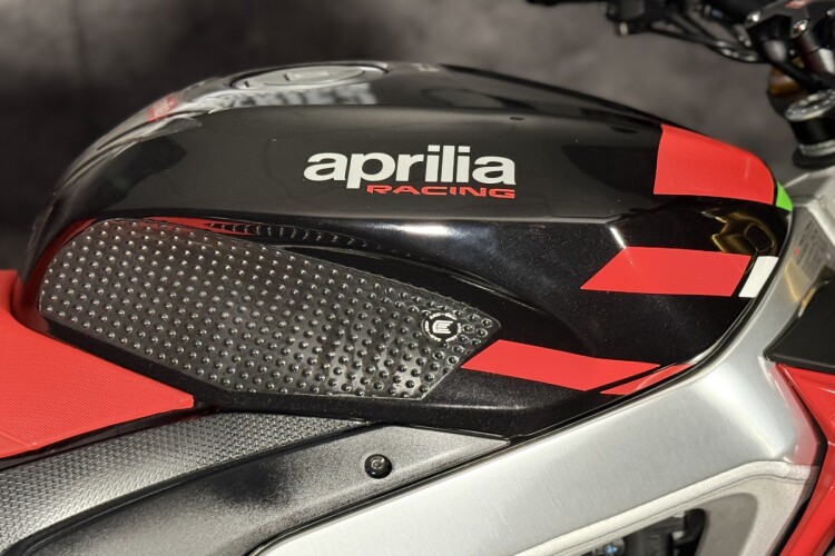 APRILIA TUONO 1100 V4