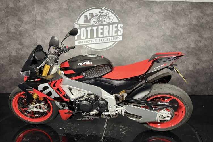 APRILIA TUONO 1100 V4