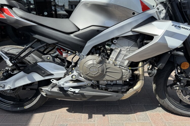 APRILIA TUONO 457