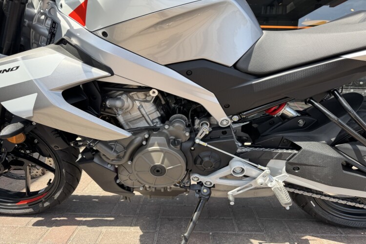 APRILIA TUONO 457