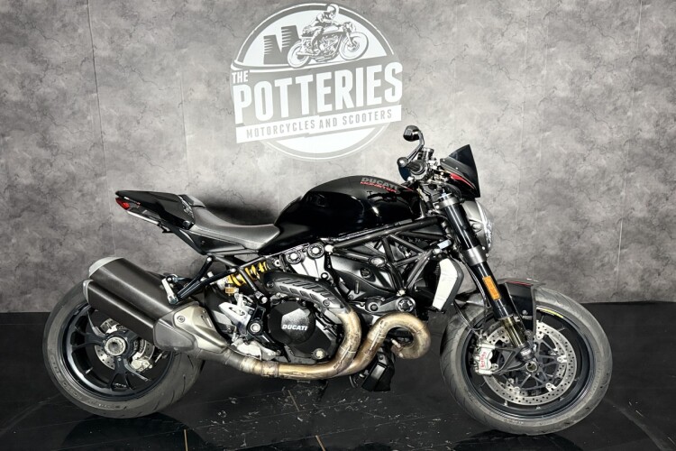 DUCATI MONSTER 1200