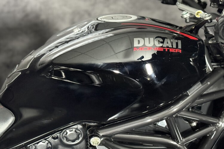 DUCATI MONSTER 1200