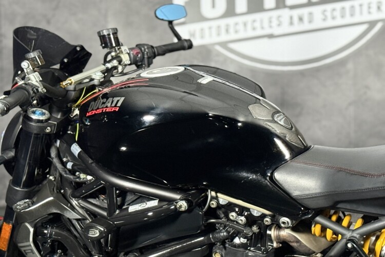 DUCATI MONSTER 1200
