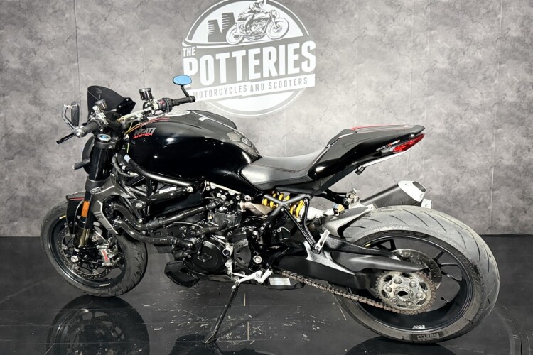 DUCATI MONSTER 1200