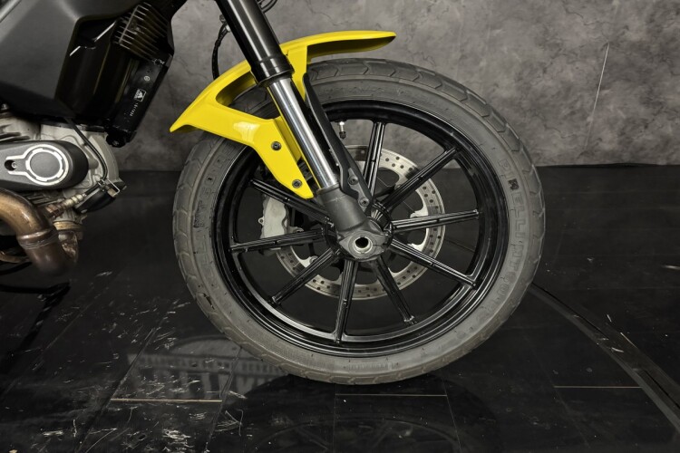 DUCATI SCRAMBLER 800