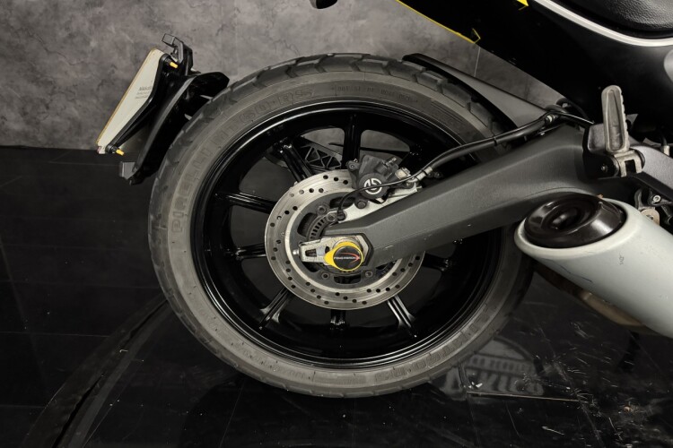 DUCATI SCRAMBLER 800