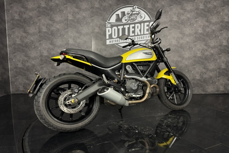 DUCATI SCRAMBLER 800