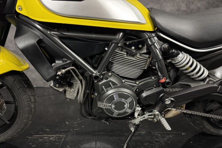 DUCATI SCRAMBLER 800