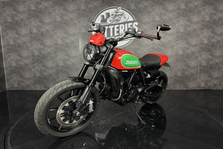 DUCATI SCRAMBLER 800