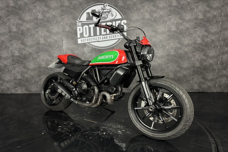 DUCATI SCRAMBLER 800
