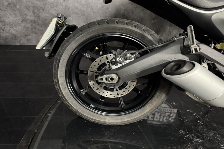 DUCATI SCRAMBLER 800
