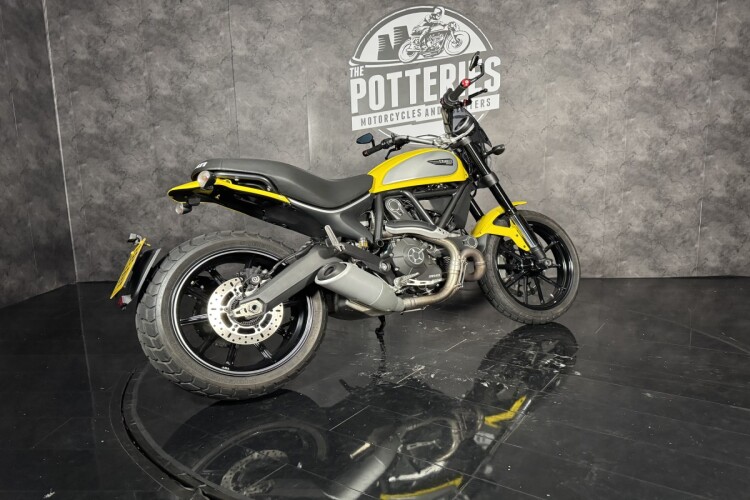 DUCATI SCRAMBLER 800