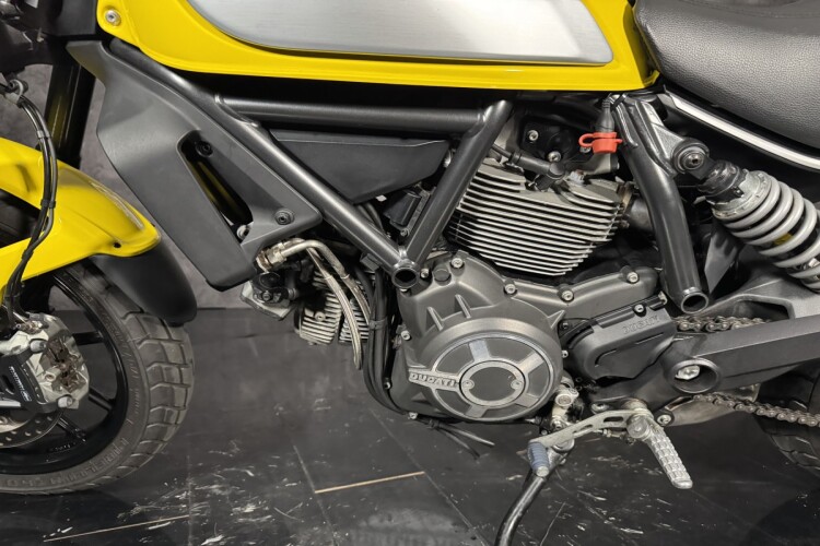 DUCATI SCRAMBLER 800