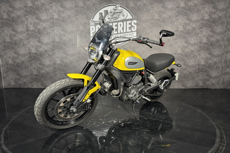 DUCATI SCRAMBLER 800