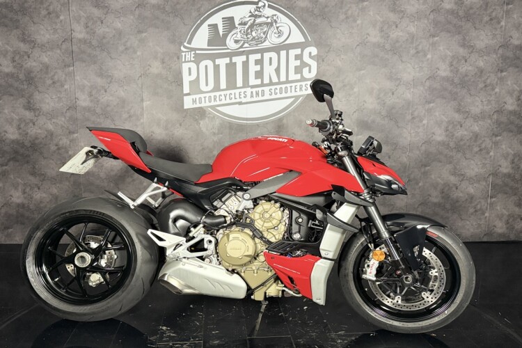 DUCATI STREETFIGHTER V4