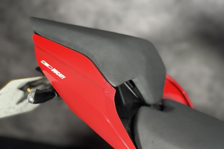 DUCATI STREETFIGHTER V4