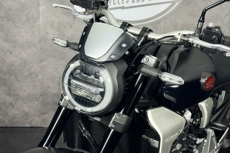 HONDA CB1000R