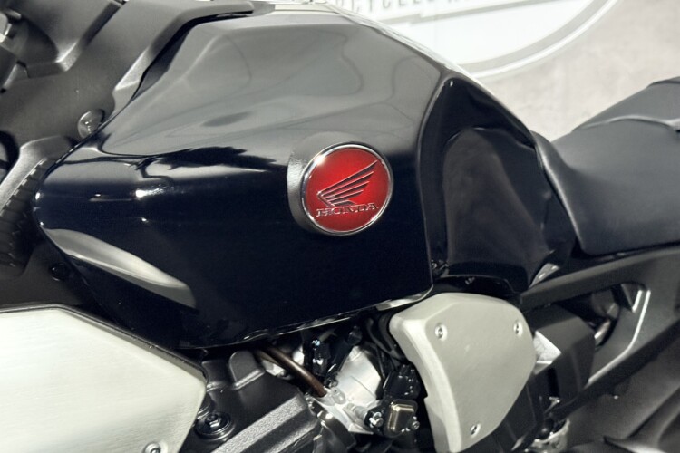 HONDA CB1000R