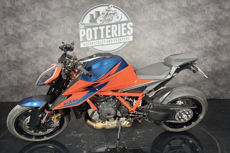 KTM 1290 SUPER DUKE R
