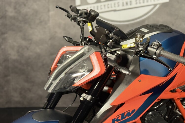 KTM 1290 SUPER DUKE R