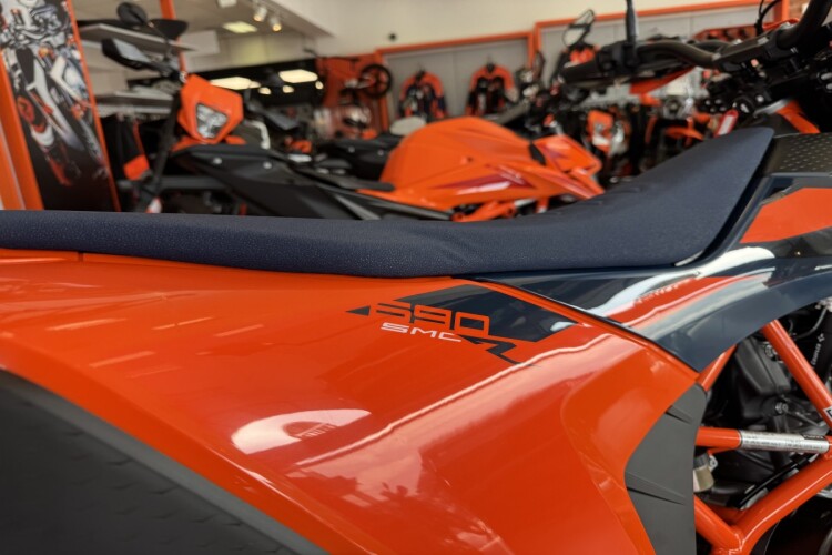 2026 KTM 690 SMC R, Orange - photo 6